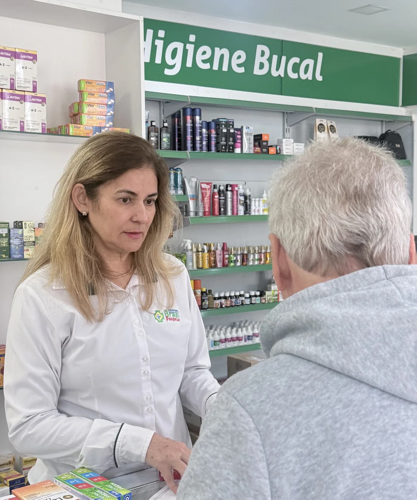 Atendimento próximo na Farmácia Brasil Poupa Lar - Barra